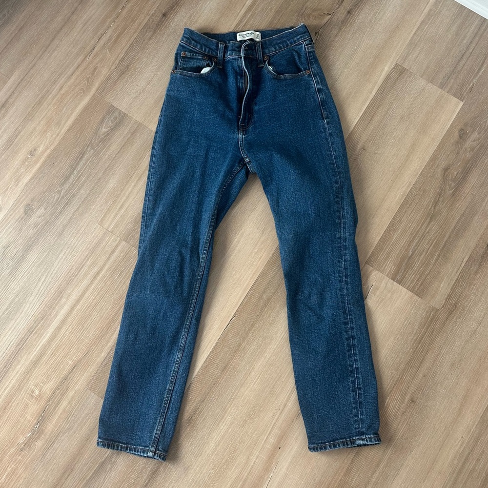 Abercrombie size 25 jeans good condition